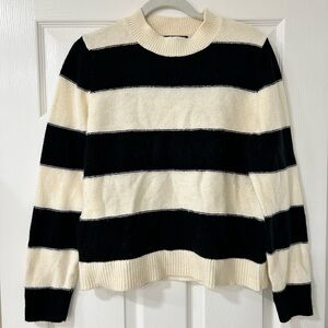 Banana Republic Black and Cream Sweater